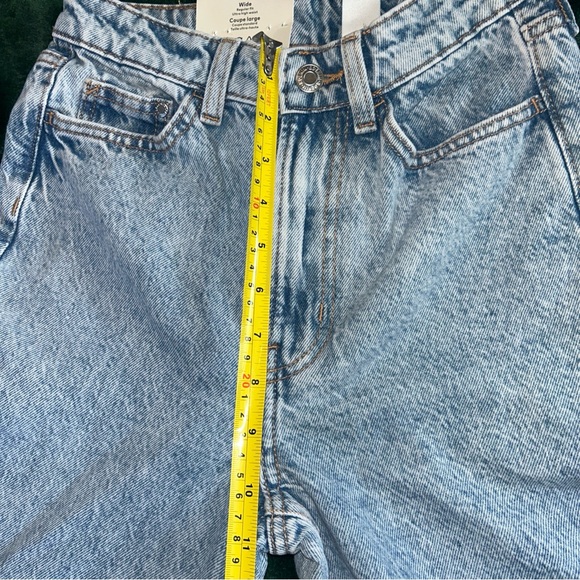 H&M NWT Ladies Wide Leg Regular Fit Ultra High Waist Light Wash Jeans Sz 0 - Picture 4 of 6